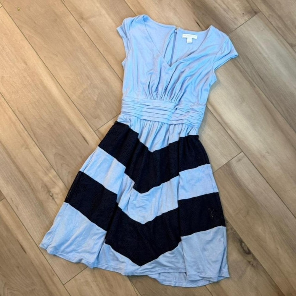 New York & Company blue striped dress with zipper detail. Size: XS Summer work